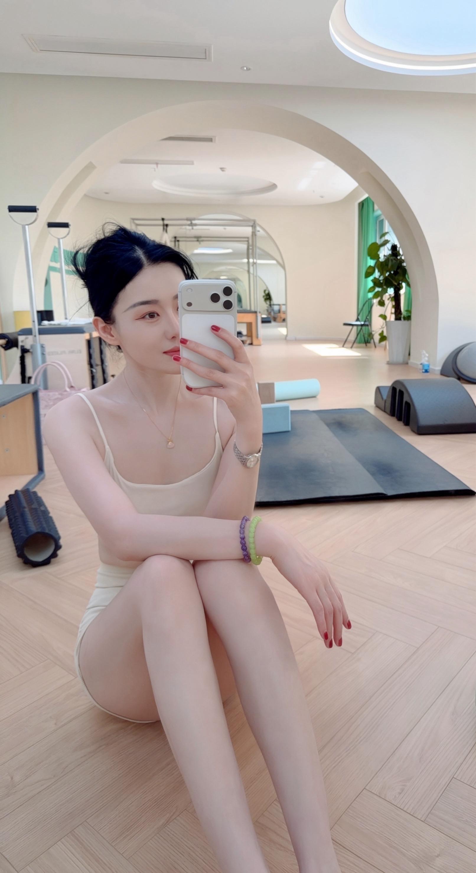 女人过了三十岁啊，好像不是容易变老就是容易长胖，那些看着精致又好看的...