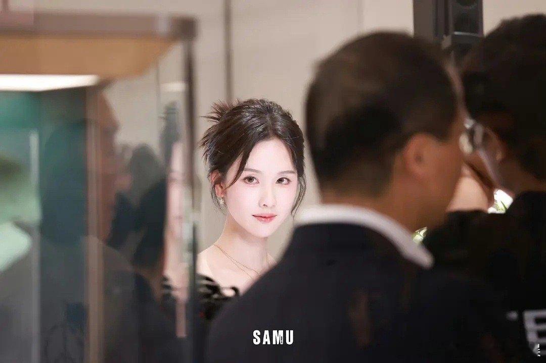 陈都灵这个抬眸如何？有点晋江女主的感觉 ​​​