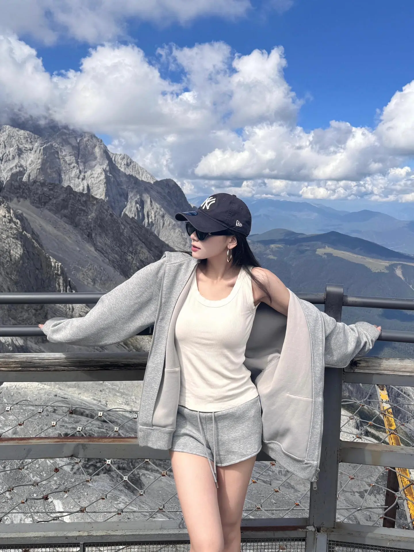 遇到喜欢的音乐就想发个，虽然不能当饭吃，但可以喂养无趣的灵魂 你终会明白终会释怀
