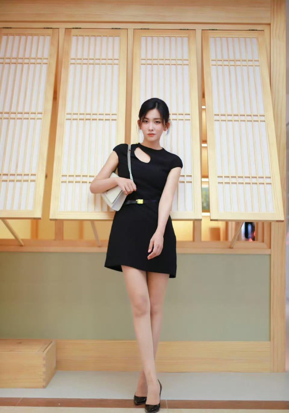 王圻文宣 御姐质感穿搭 ​​王圻文宣美女 ​​​