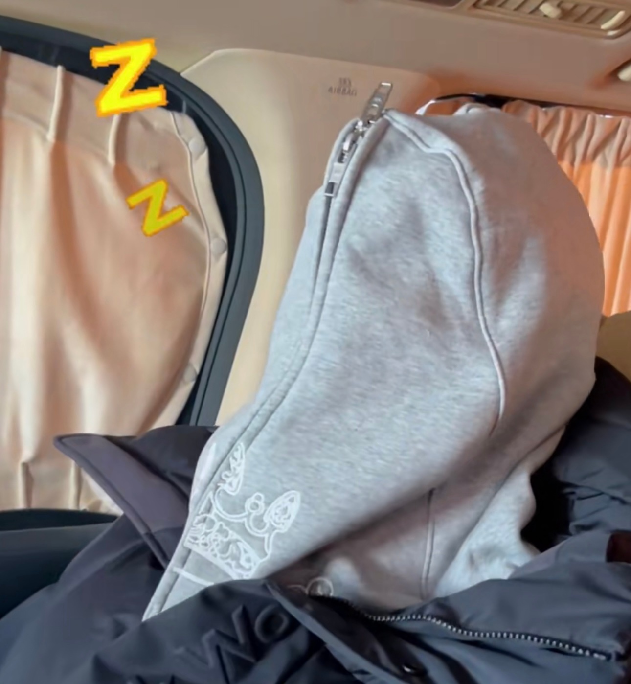 辛云来衣服吃人 辛云来明月录路透也太会整活了，这衣服咋还吃人了哈哈哈哈哈 