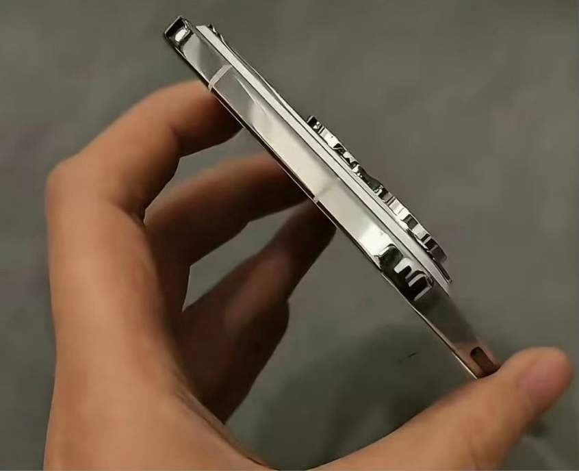 小米17 Air工程机曝光，5.5mm/160g却塞进第五代骁龙8至尊、定制极窄