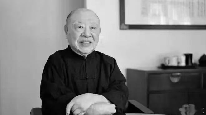 许倬云留下一个遗憾95岁的许倬云去世，留下7个字的遗憾，“但悲不见九州同”。这是