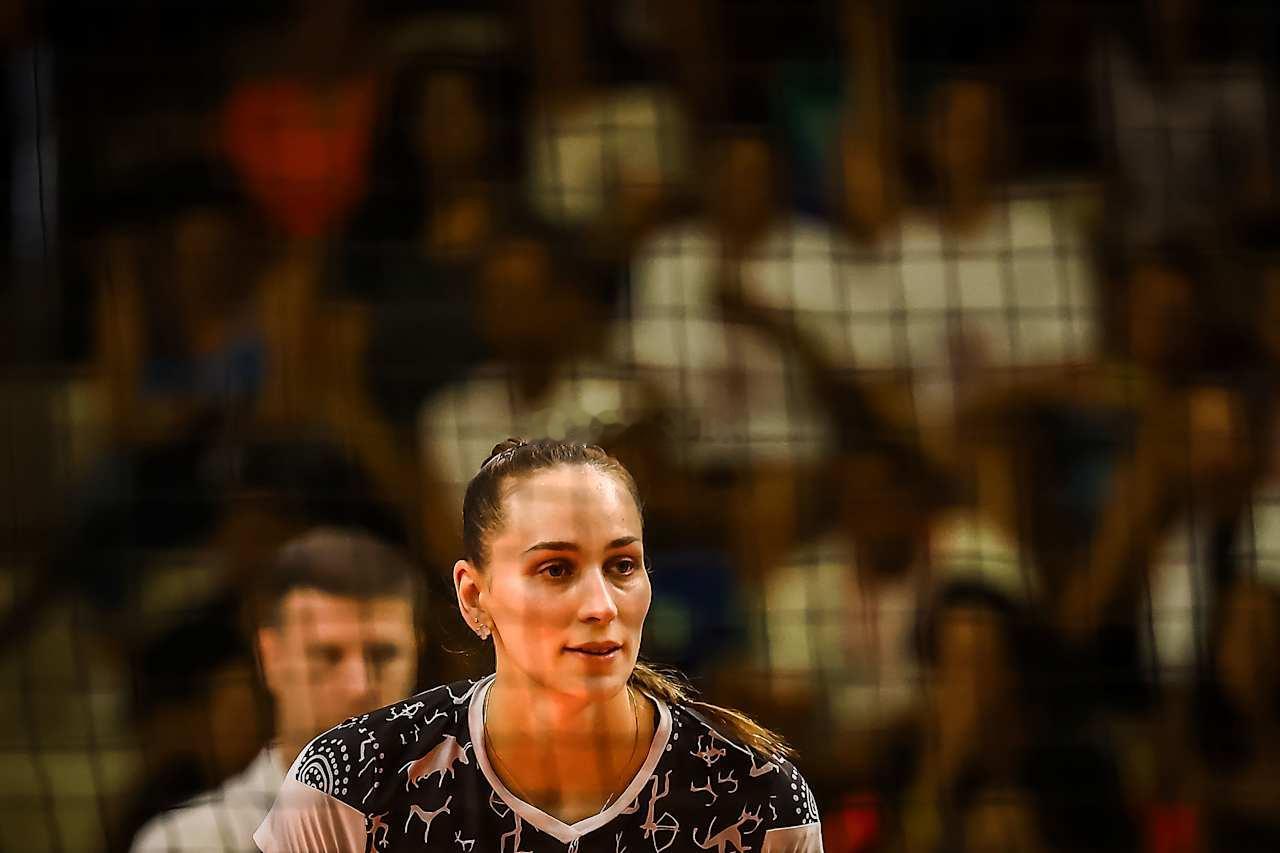 【奥萨斯科五局险胜泽蒂苏 第二进世俱杯四强】2025年世界女排俱乐部锦标赛小组赛