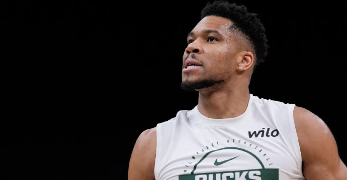 #NBA意外交易涌现#【交易截止日动态汇总：雄鹿留下字母哥 祖巴茨加盟步行者】#