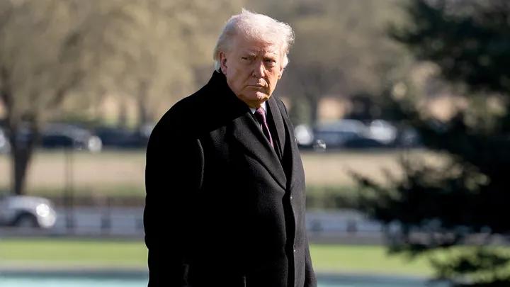 特朗普发表了诸多“相当自信”的言论，主要包括：
美国正与“正确的人”进行沟通，伊