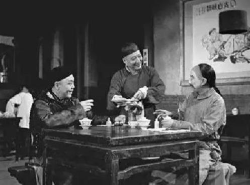 日本那么小一个国家，为什么敢起灭亡中国的念头？戴旭说得很明白：日本的版图那么小，