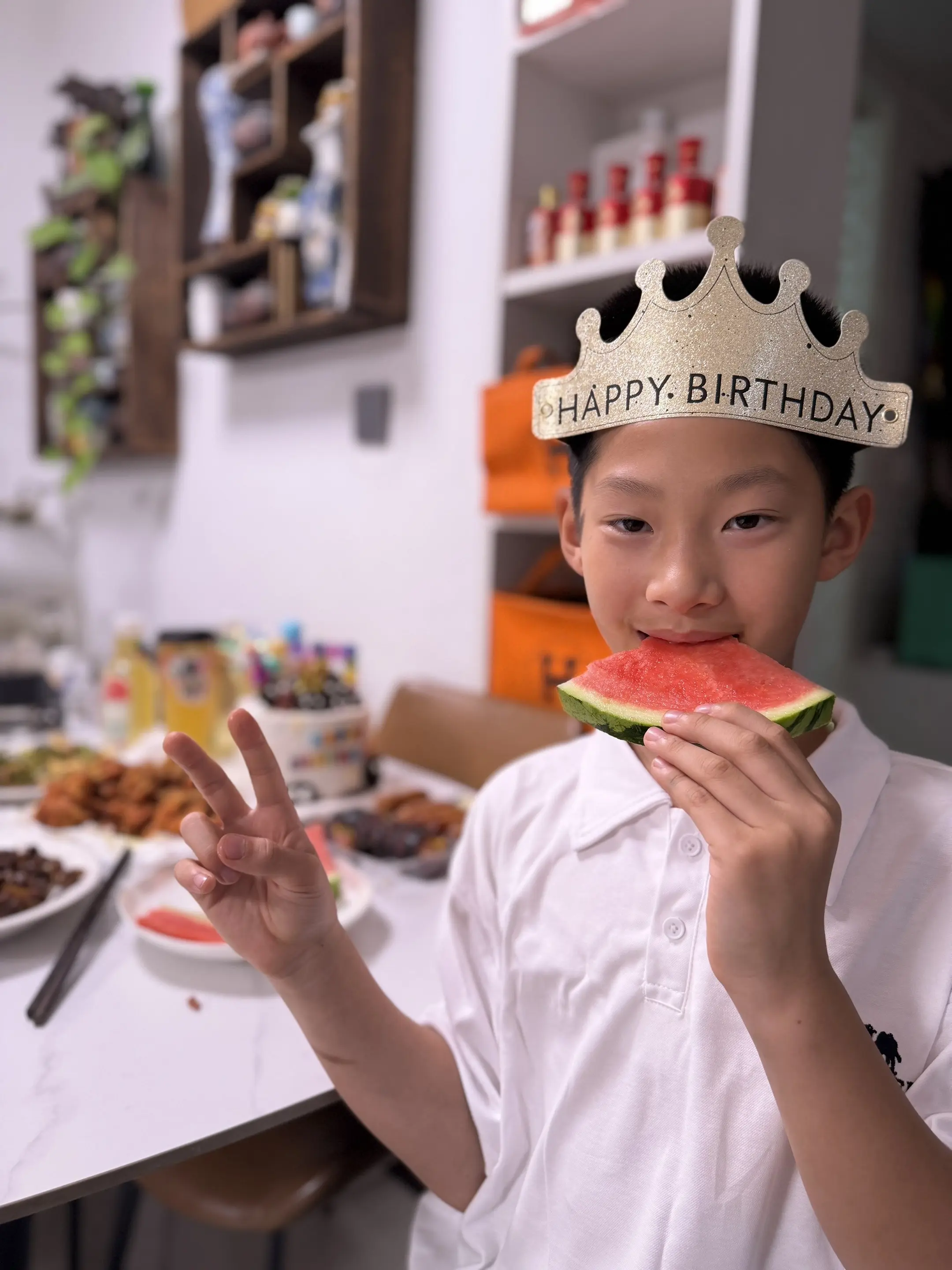 不再是八九岁的小孩子了。我们🔟岁啦！生日快乐🎂🎉  ⚽小子