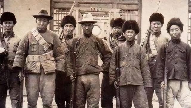 1930年，彭德怀错杀袁文才、王佐，毛主席悲痛惋惜，一生都没释怀

要说这事，还