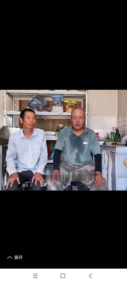 老马和小五拍视频，这回要转战到广西了。

摄影师小五好几年没回家了，打算回老家看