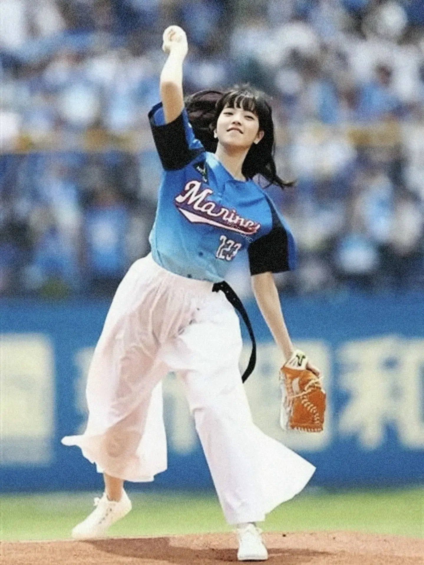 2016年夏天的小松菜奈 ⚾️  20岁元气少女NANA为比赛开球，干...