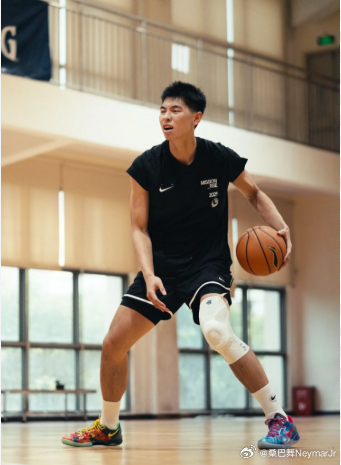 结合崔永熙 3月7日抖音发伤感消息，加上新疆都去不了。伤情反复了？ACL初次伤能