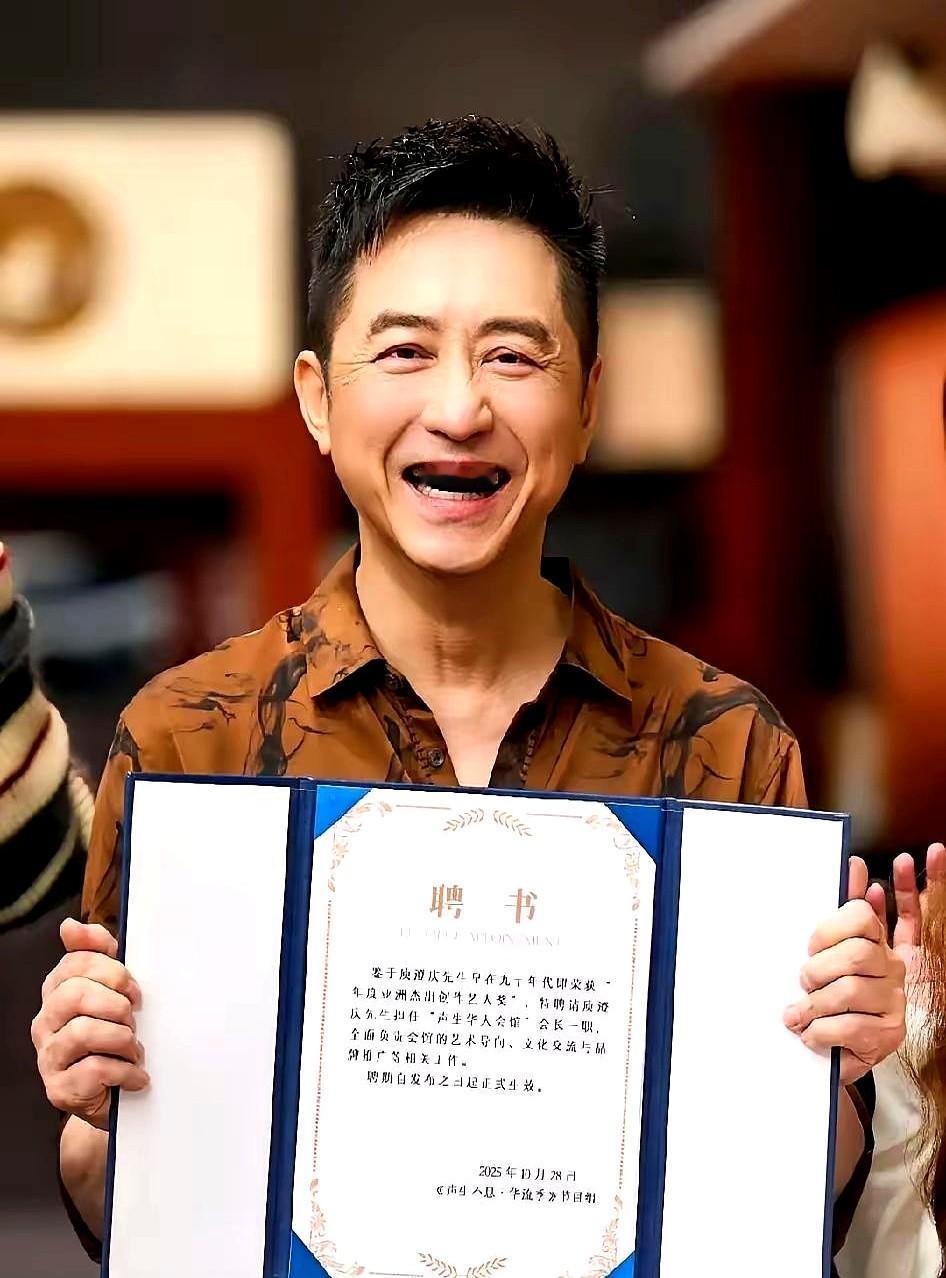 庾澄庆最近在采访里“吐槽”儿子恩利不太理他，结果转头就被综艺“打脸”——恩利直接