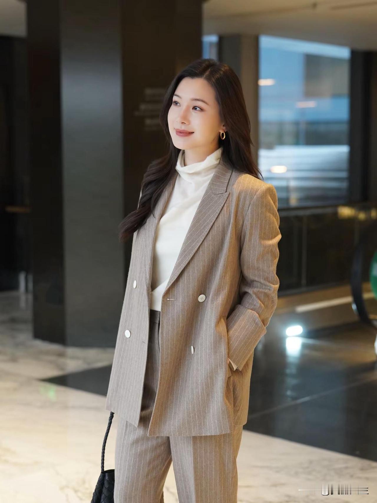 📍𝙎𝙝𝙖𝙣𝙜 𝙝𝙖𝙞 ·上海
“侬好📖小说里的A市”
📍?