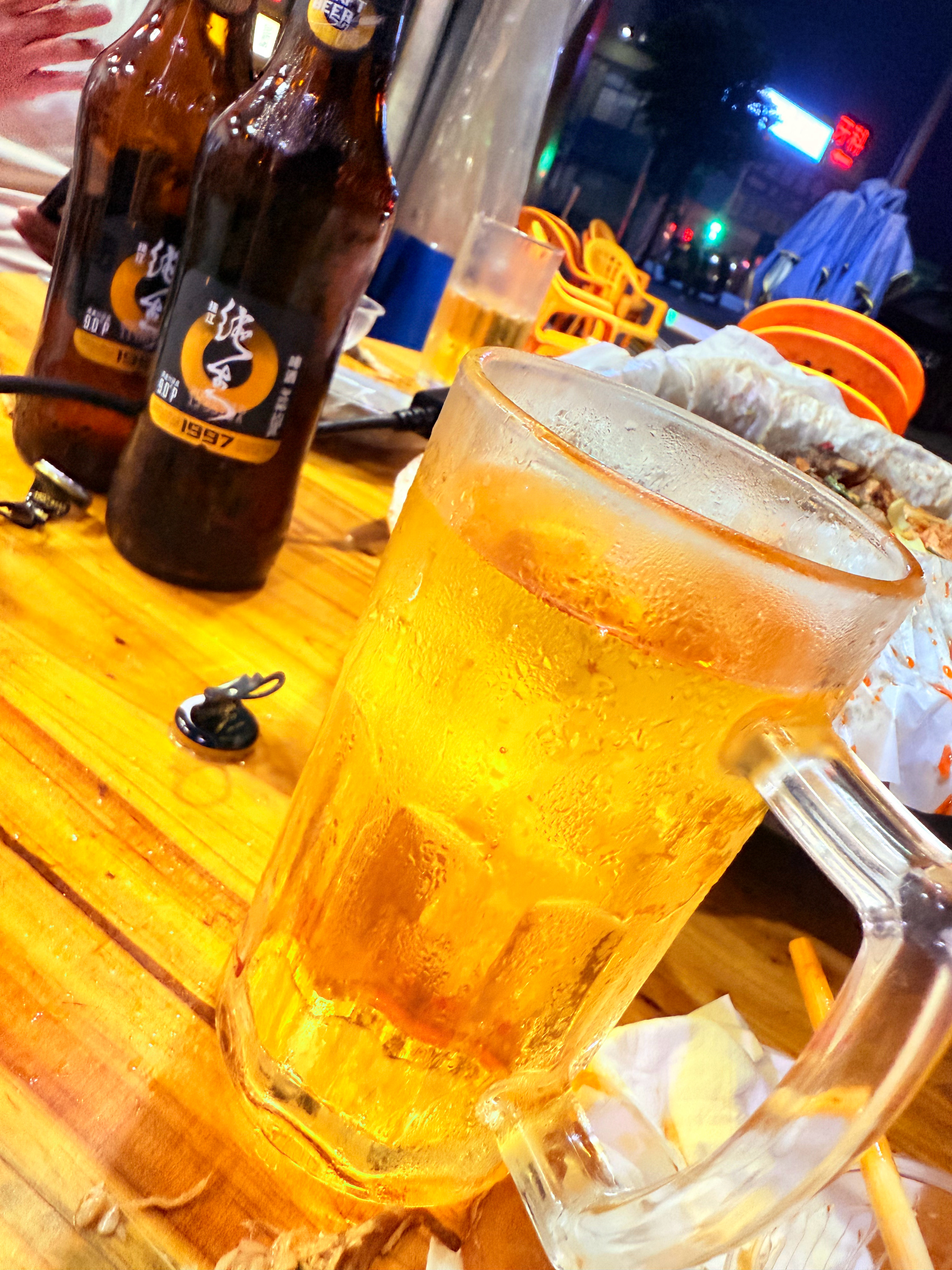烤鱼，酌一杯，你们都这么能喝大杯干，两瓶晕了。 