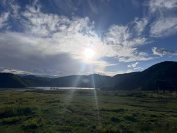 风景里的王俊凯记录风景 王俊凯拍的云和天空从一朵云、一片天空的像素里，拥抱整个宇