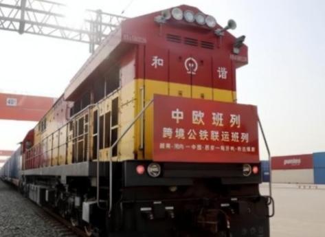 “中国人真是搞笑，搞什么中欧班列，现在成为笑柄了吧！”在2011年，美国媒体曾对