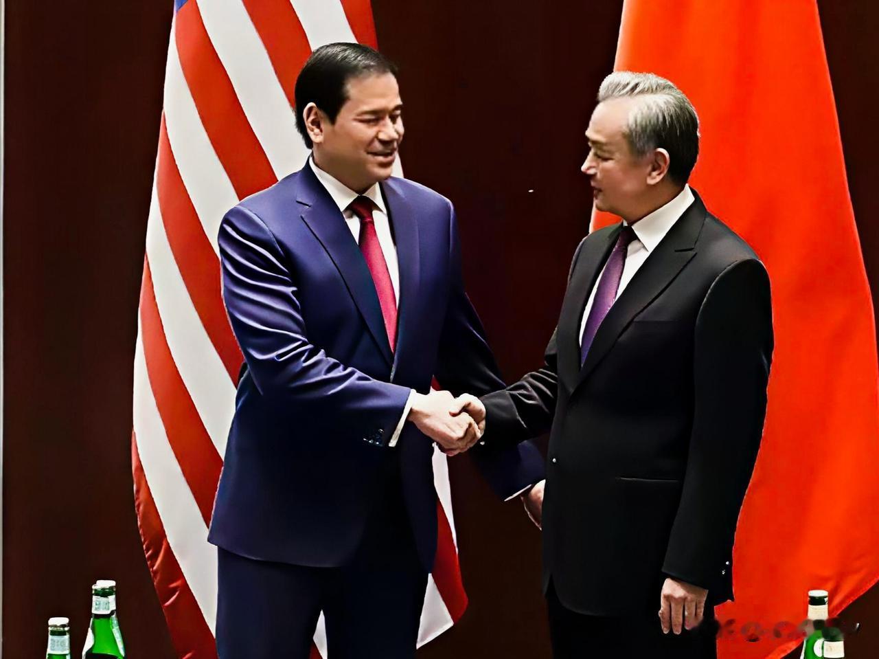 2月13日，慕尼黑会晤，卢比奥对中方十分谦恭！这是美国国务卿马尔科·卢比奥上任以