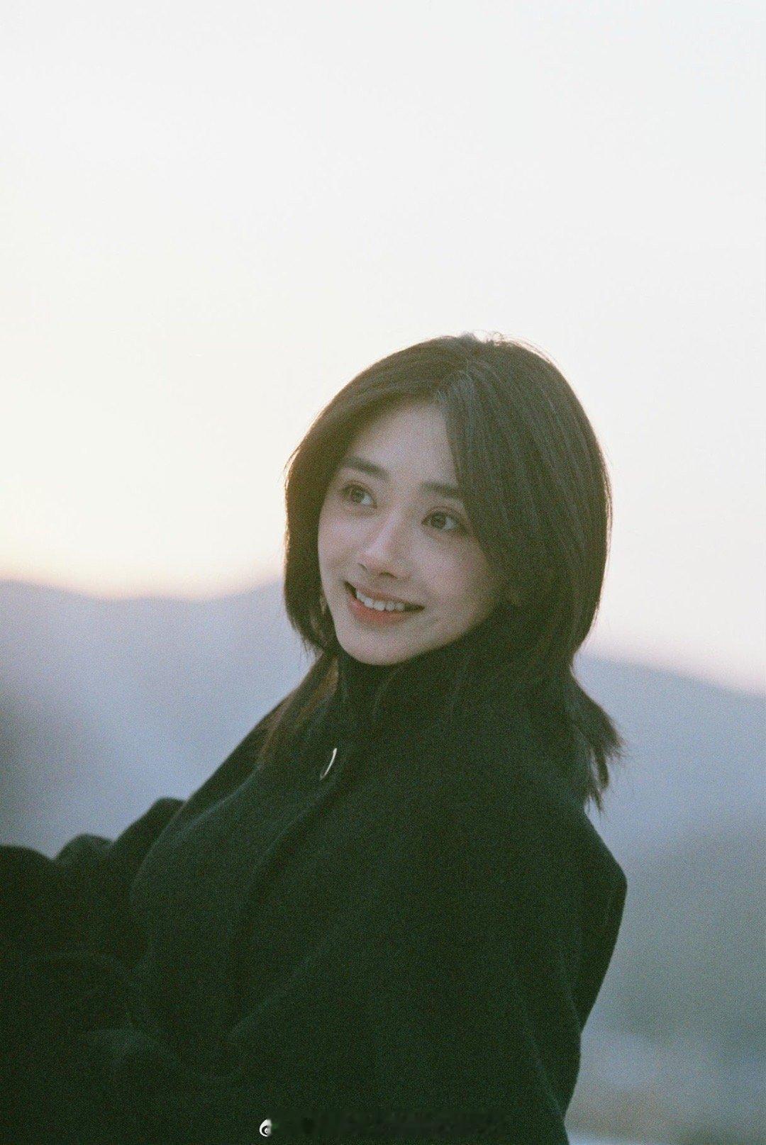 王影璐冬日雪景大片，清冷又英气的感觉！！