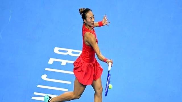 右手肘动过手术、排名跌到120名开外，谁敢想她能拿冠军？

手握外卡一路死磕，决