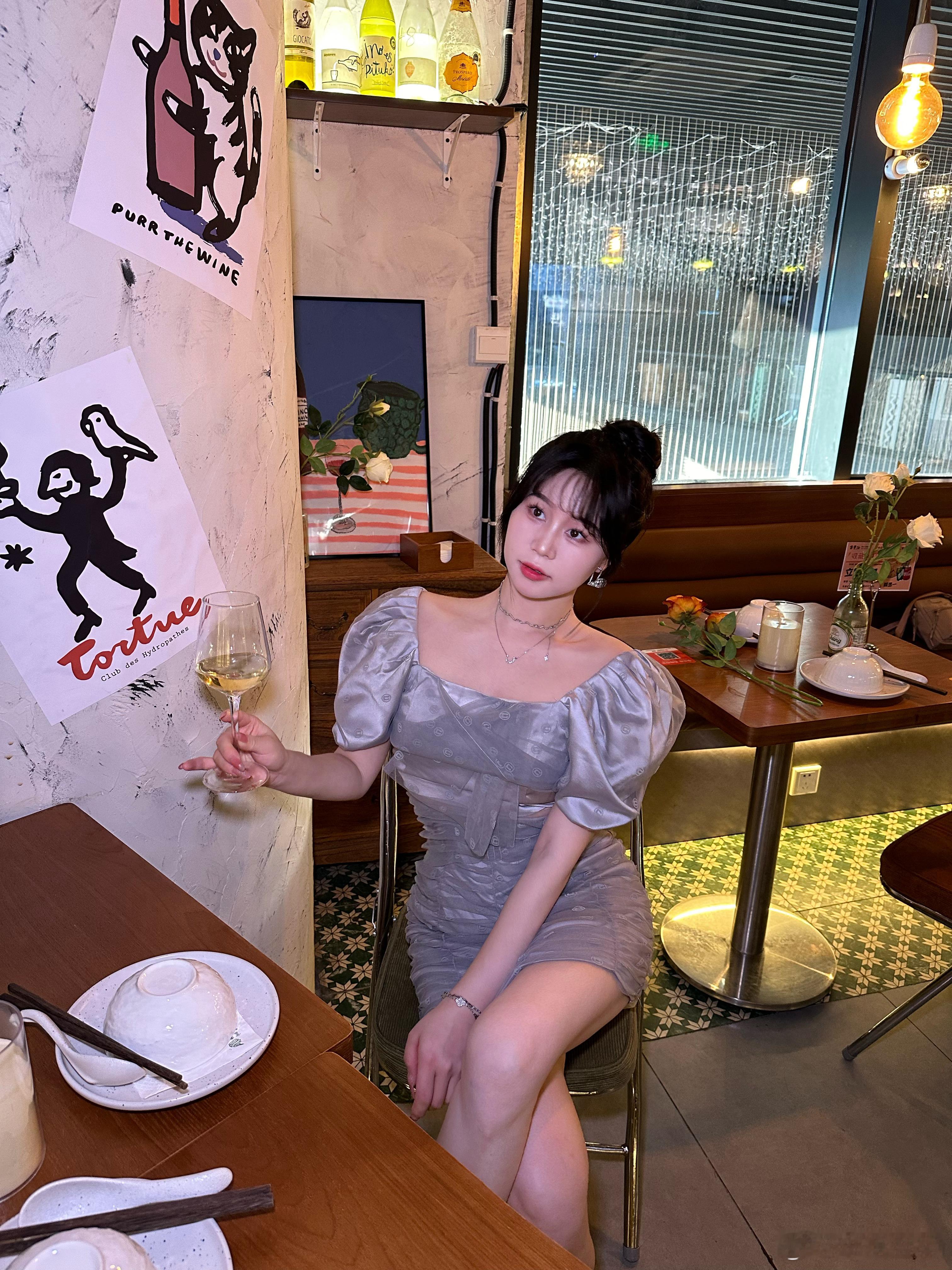 🧡👗:娅后 ​​​