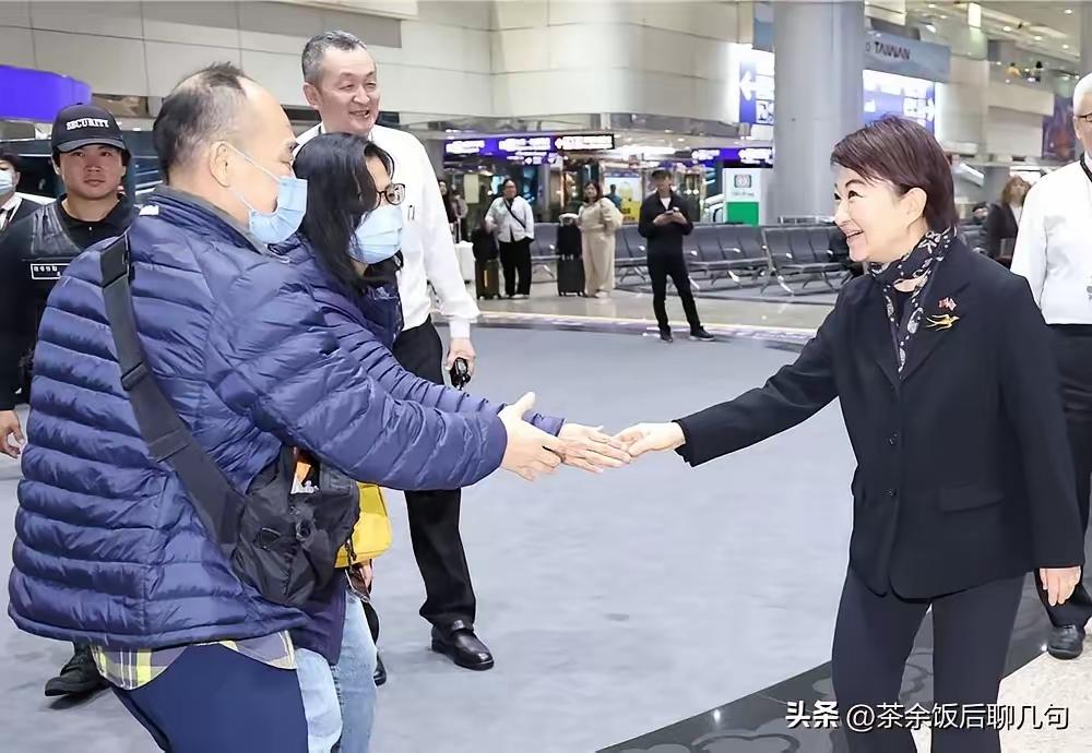 卢秀燕访美已结束，自称为非常满意，非常成功。一个即将结束在位的市长，有什么好嘚瑟