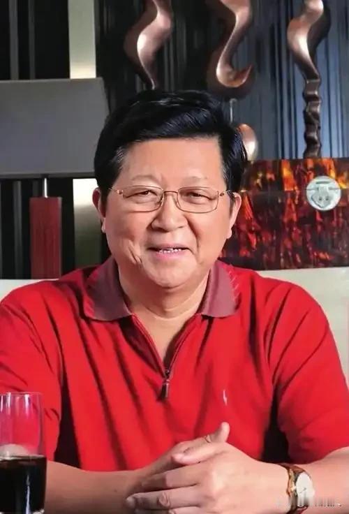 有人分析，孟晓苏晚上做梦都在笑，肯定因为他能清晰地看到自已家那堆房子价格在不停地