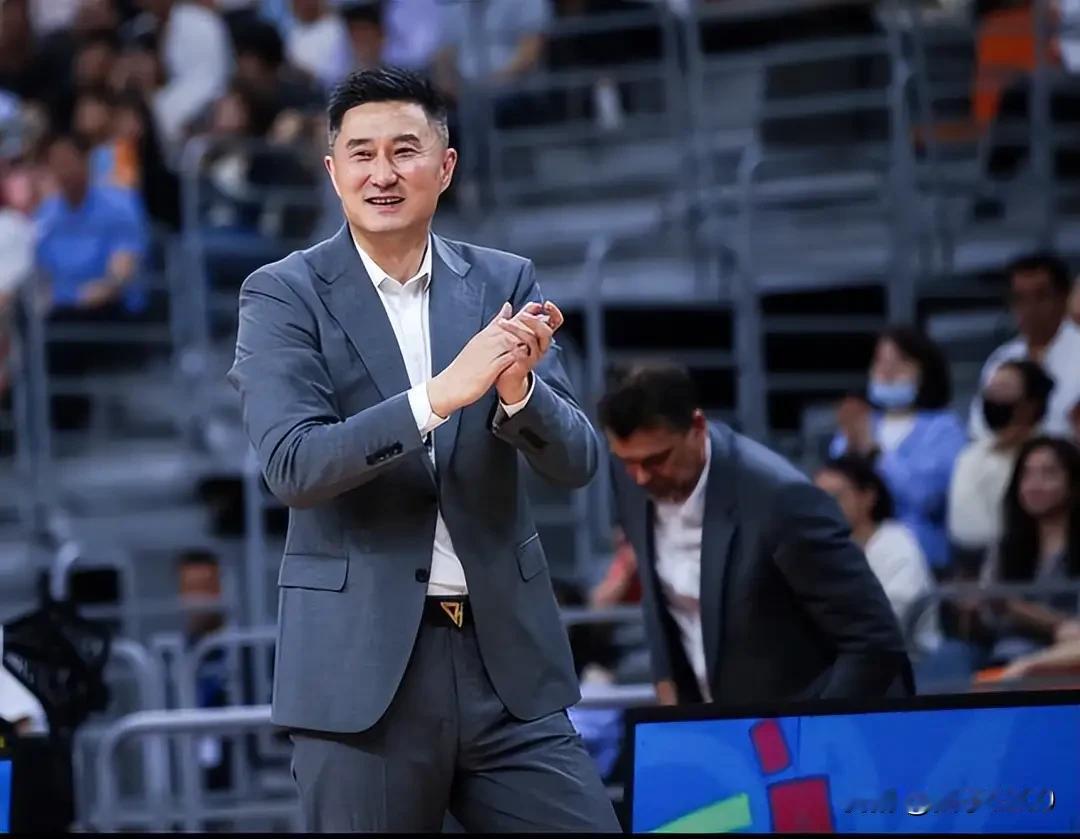 阵容已经磨合成熟，杜锋开启赢球模式！广东宏远的目标，不是十连胜，而是总冠军

★