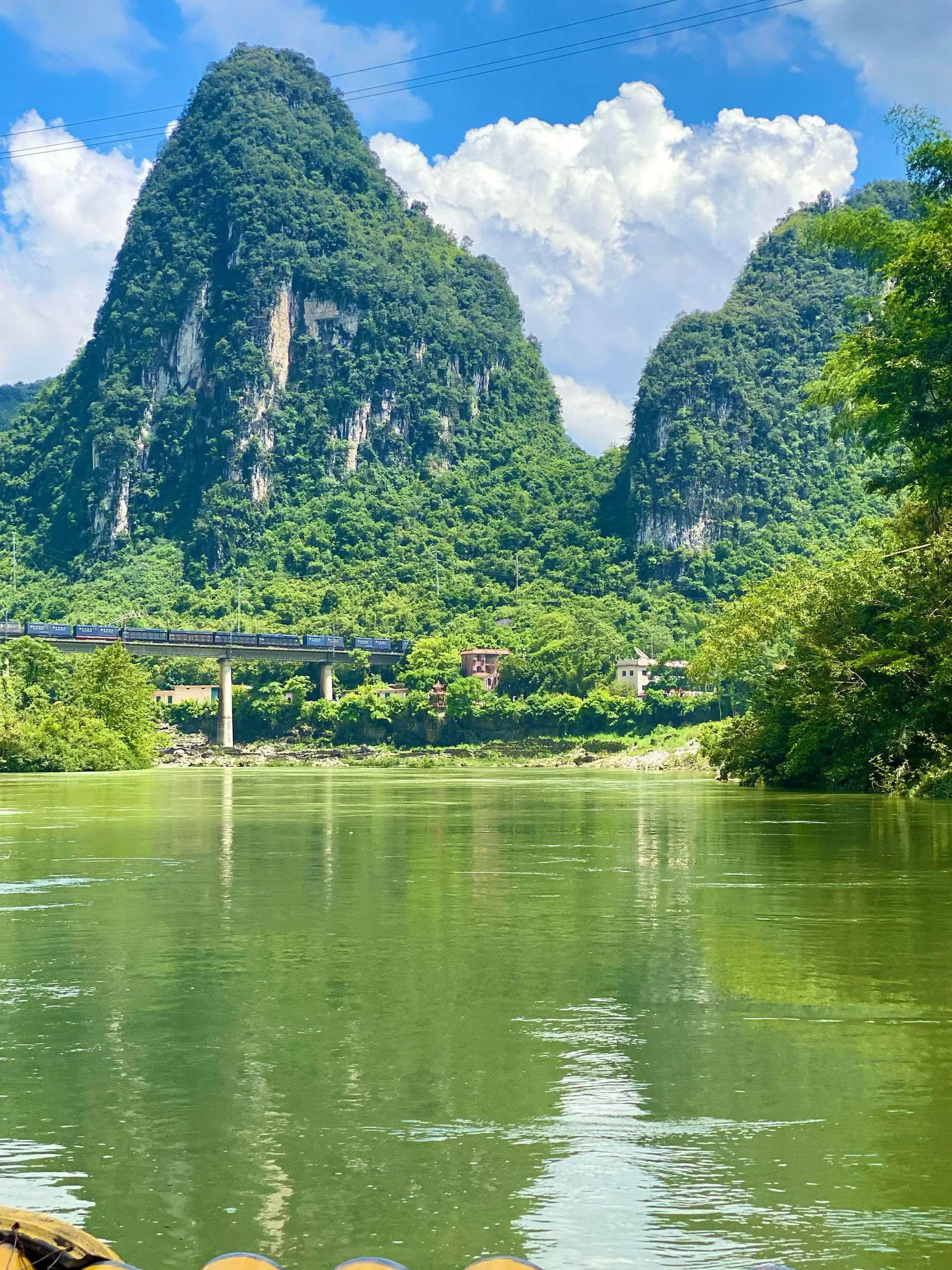 周末两天童哥想偷个懒，出去外面见见祖国的大好河山，该放松的时候就放松，该工作的时