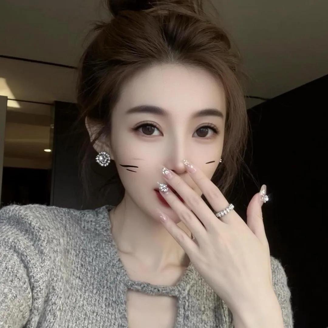 💕 甜美妆容，俏皮表情，轻松一刻！清透少女感妆容 温柔甜美风妆容 元气甜妹妆容