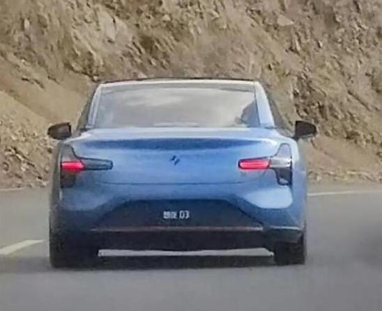 小鹏MONA新车或叫“想往03”？这名字是真的满满综艺范啊！目前该车已经在路试，