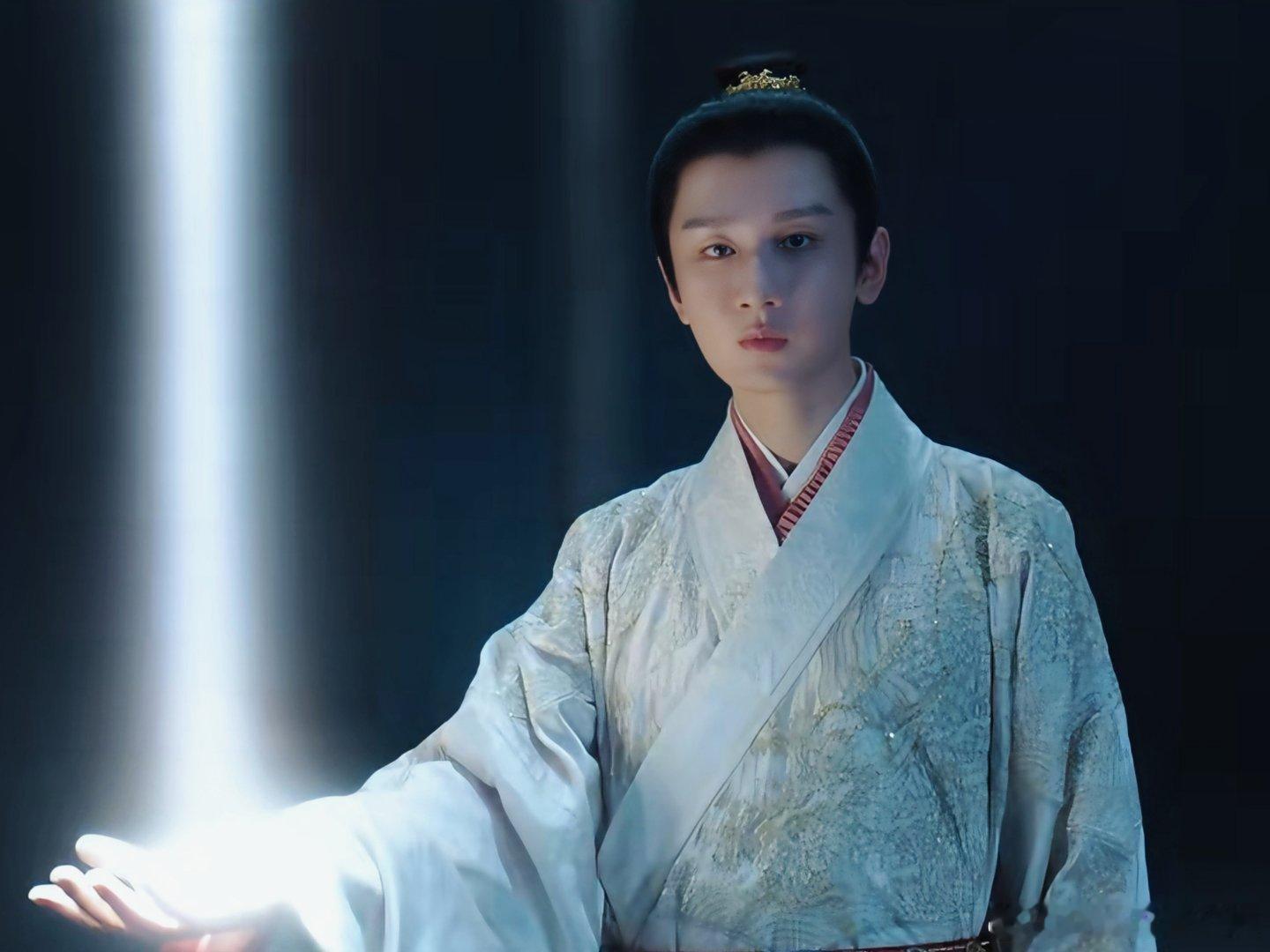 两京的路，十五天的光，都在等朱瞻基踏遍山河。盼你把他藏在谋略里的温度、扛在心的责