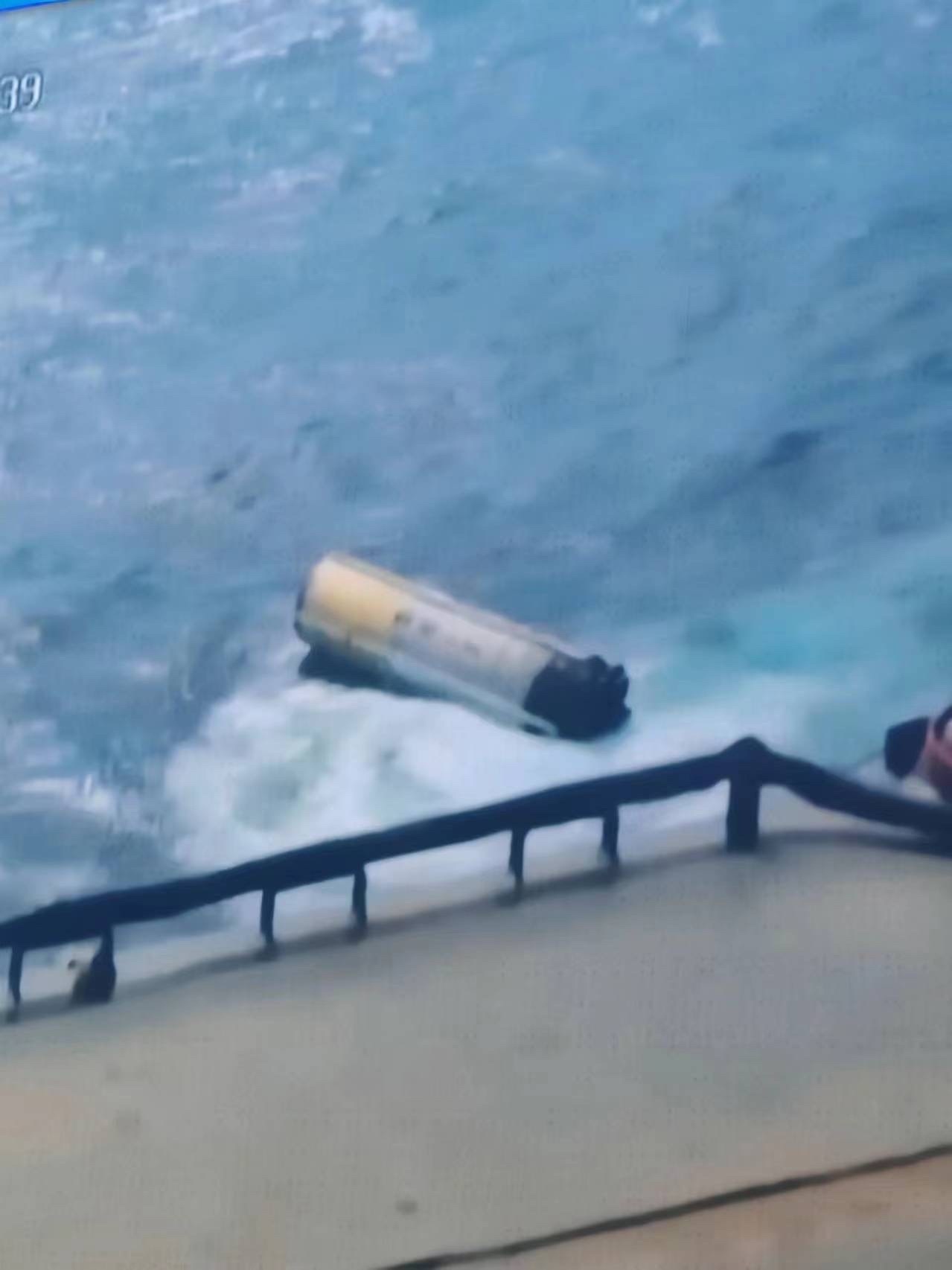 长征十号甲火箭一级溅落成功 太棒了，一次成功，不愧是国家队！图源网络烽火问鼎计划