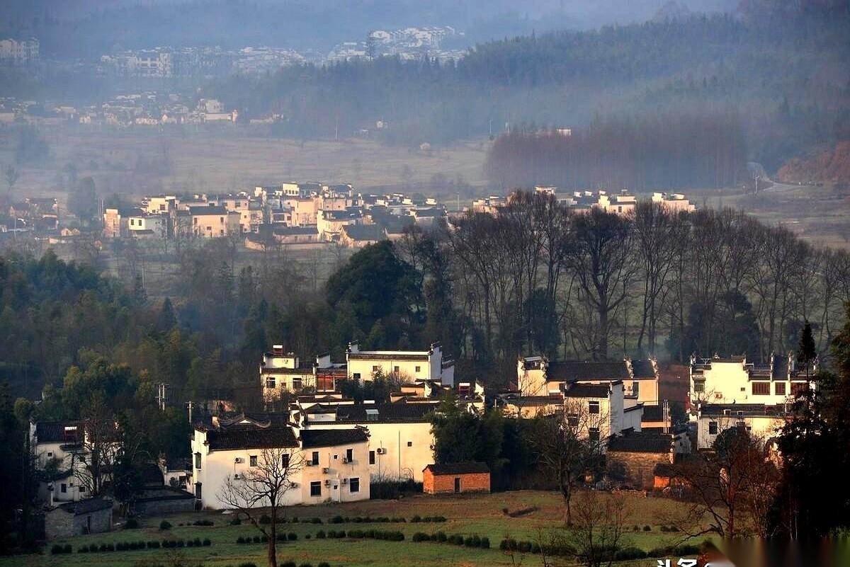 那股黑烟，才是这张照片的魂儿。
好多人说，哎呀，可惜了，空气不好，破坏了整个画面