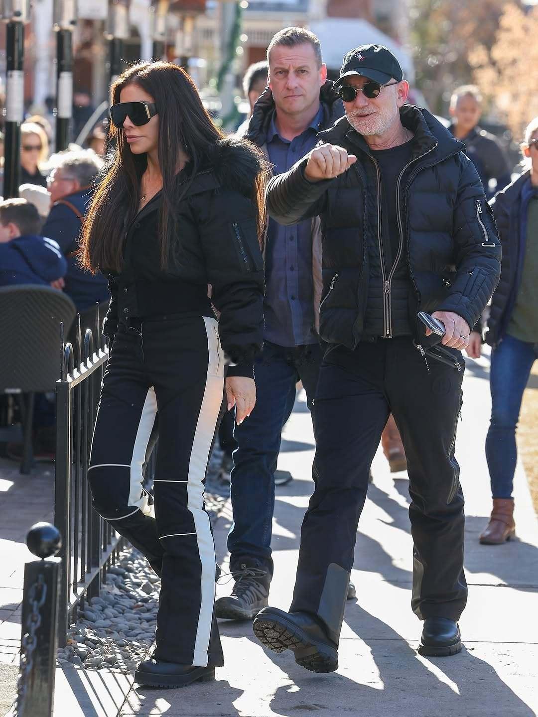 贝佐斯和桑切斯在Aspen的滑雪look🎿👇 