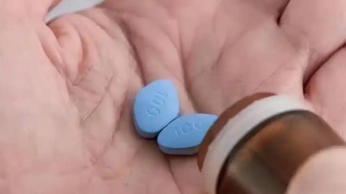 实在太荒唐！浙江，一男子人到中年不得已，为了在妻子面前保持身体活力，长时间服用非