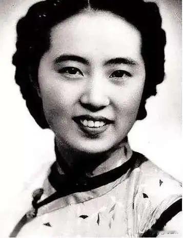 1967年，民国大美女王右家，连情敌都评价她，纵集天下美女于一堂也无法与之相比。
