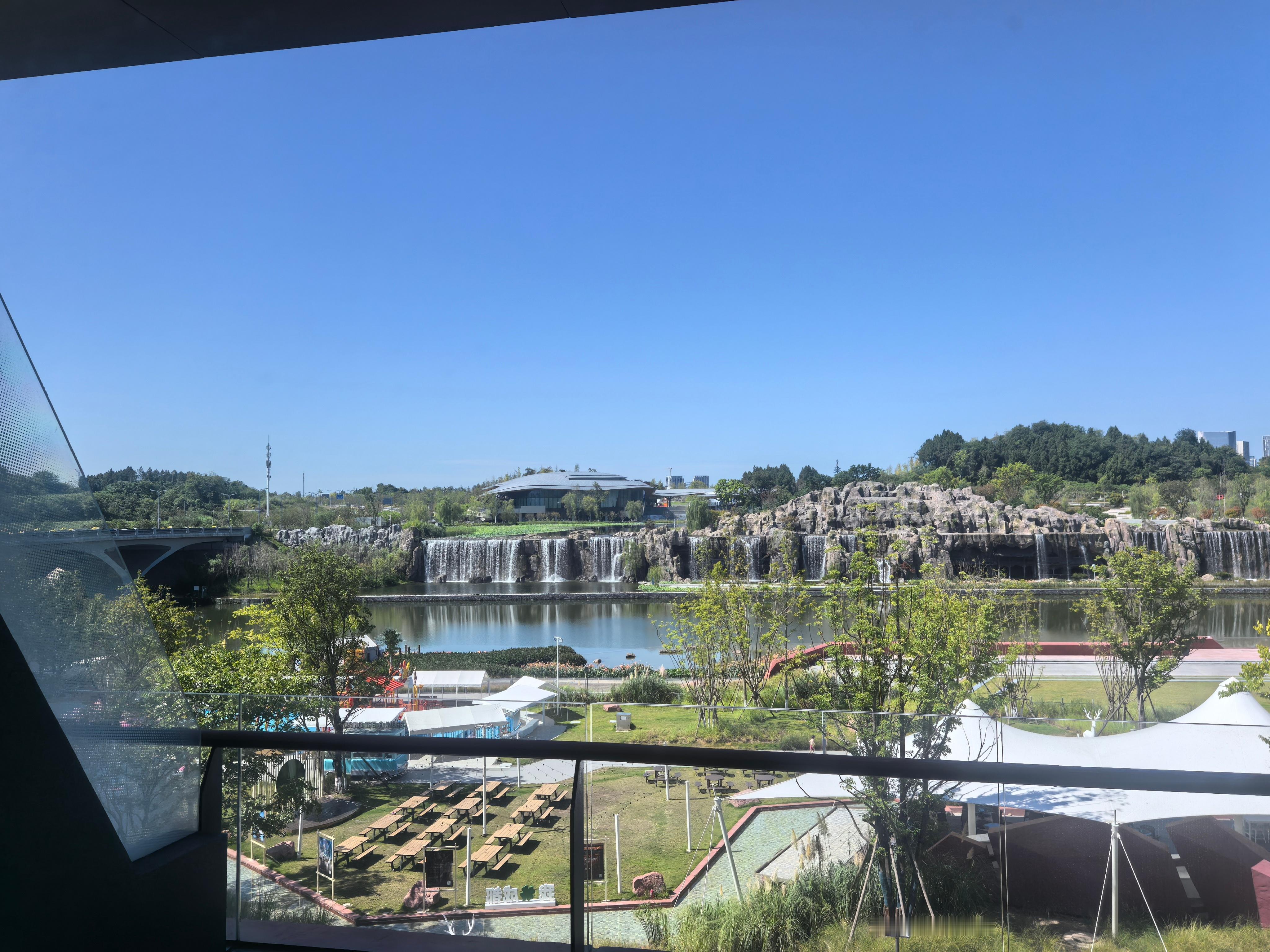 窗外的风景～now 简阳·成都世园瀑布美憬阁酒店
