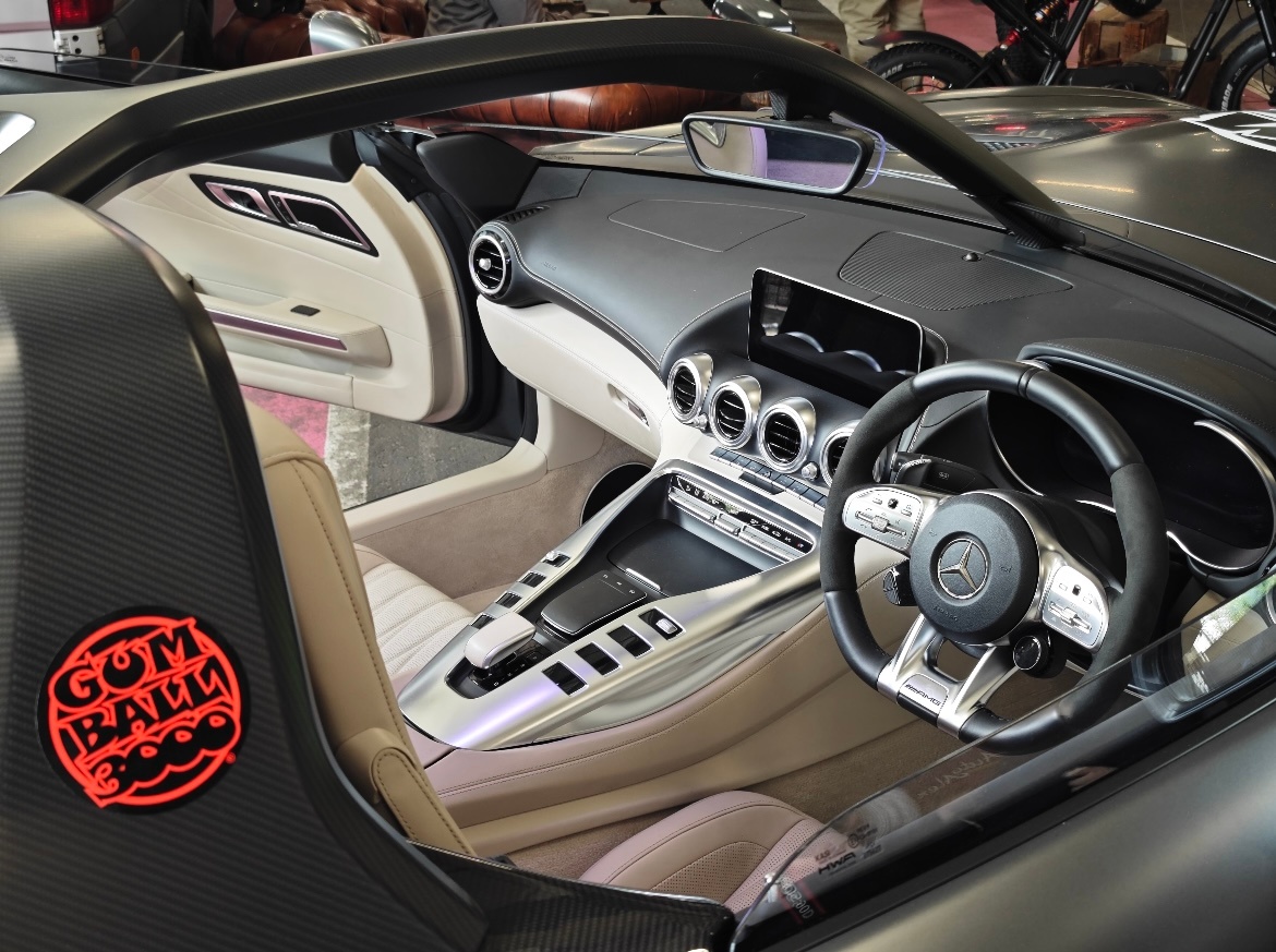 见过头顶Halo光环的AMG GT吗？这辆基于AMG GT S Roadster
