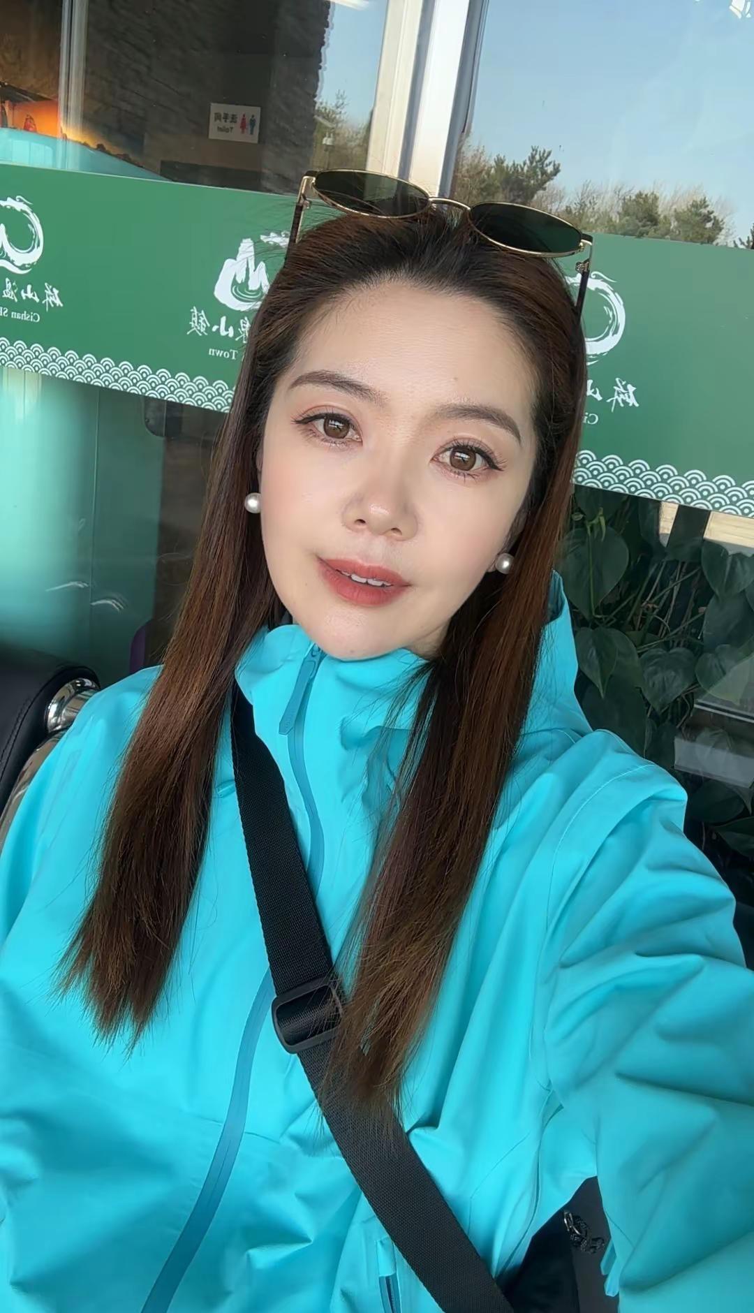 只想把自己养得越来越平静快乐☺️其他的都不感兴趣，有则锦上添花，无则顺其自然。能