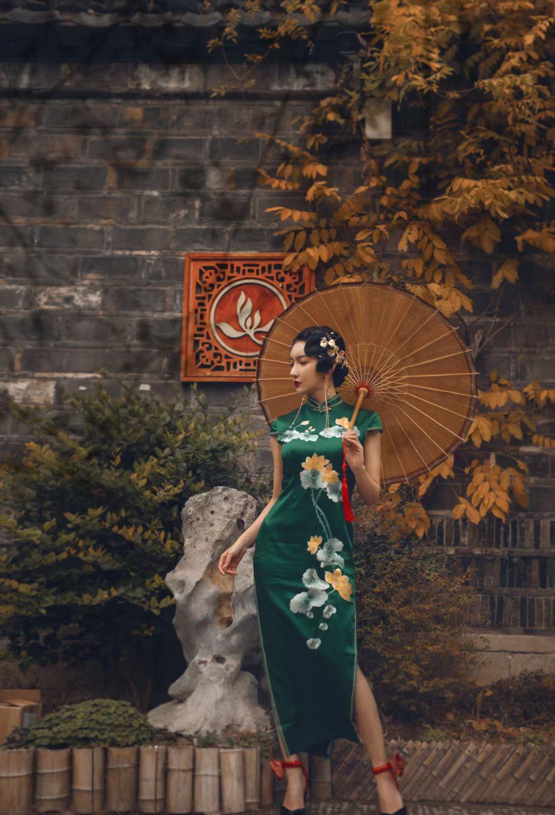 穿复古旗袍做金陵美人
