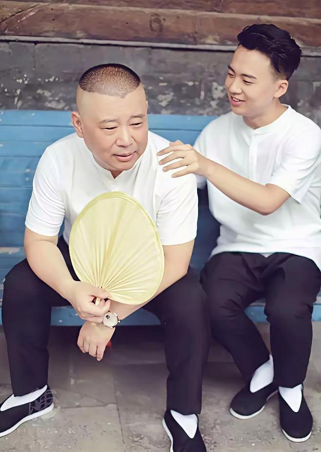郭德纲又把彩礼推上了新高度！
据传闻，郭德纲给儿子郭麒麟准备的聘礼是，北京的三套