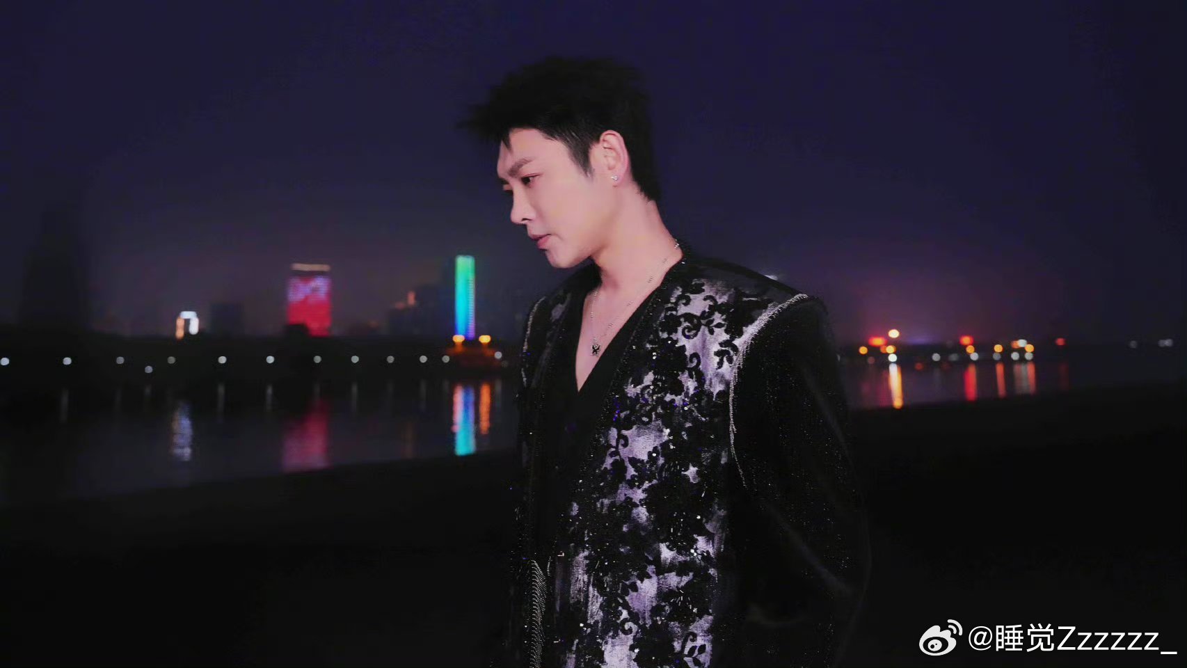 老舅终于来唐山了！！作为河北的粉丝，等这一天等了太久！以前只能刷视频看老舅的现场