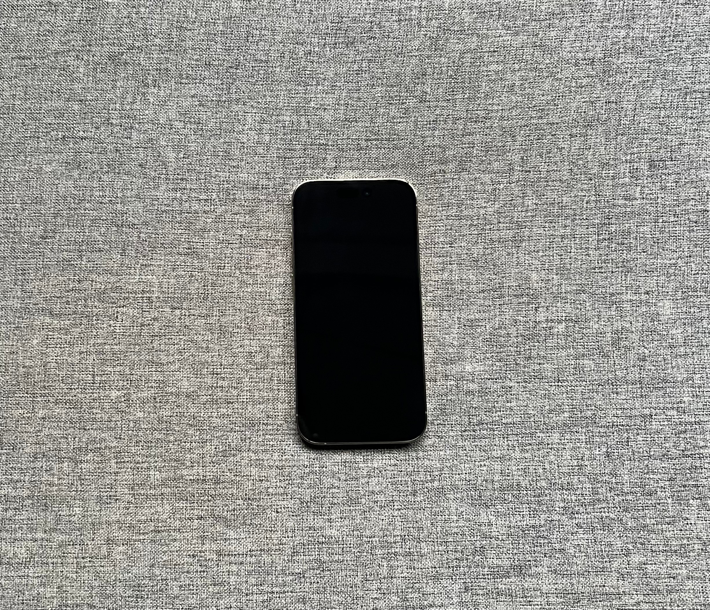 国行iPhone14 Pro 256G 金色，老款绝佳成色，屏幕完美，中框轻微划