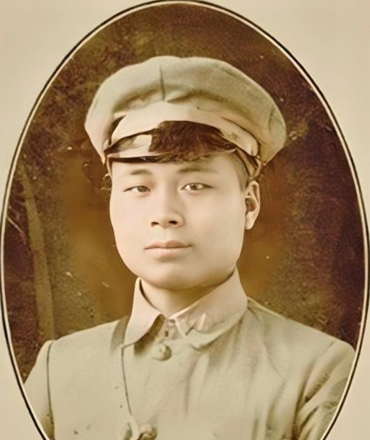 1980年，邱行湘去台湾探亲，回国前，蒋纬国给了他一大笔钱，邱行湘却说：“我这次