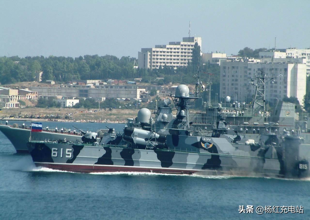 深夜暴击！俄军黑海舰队“双舰”被毁，王牌导弹舰折戟
 
5月23日深夜，俄军黑海