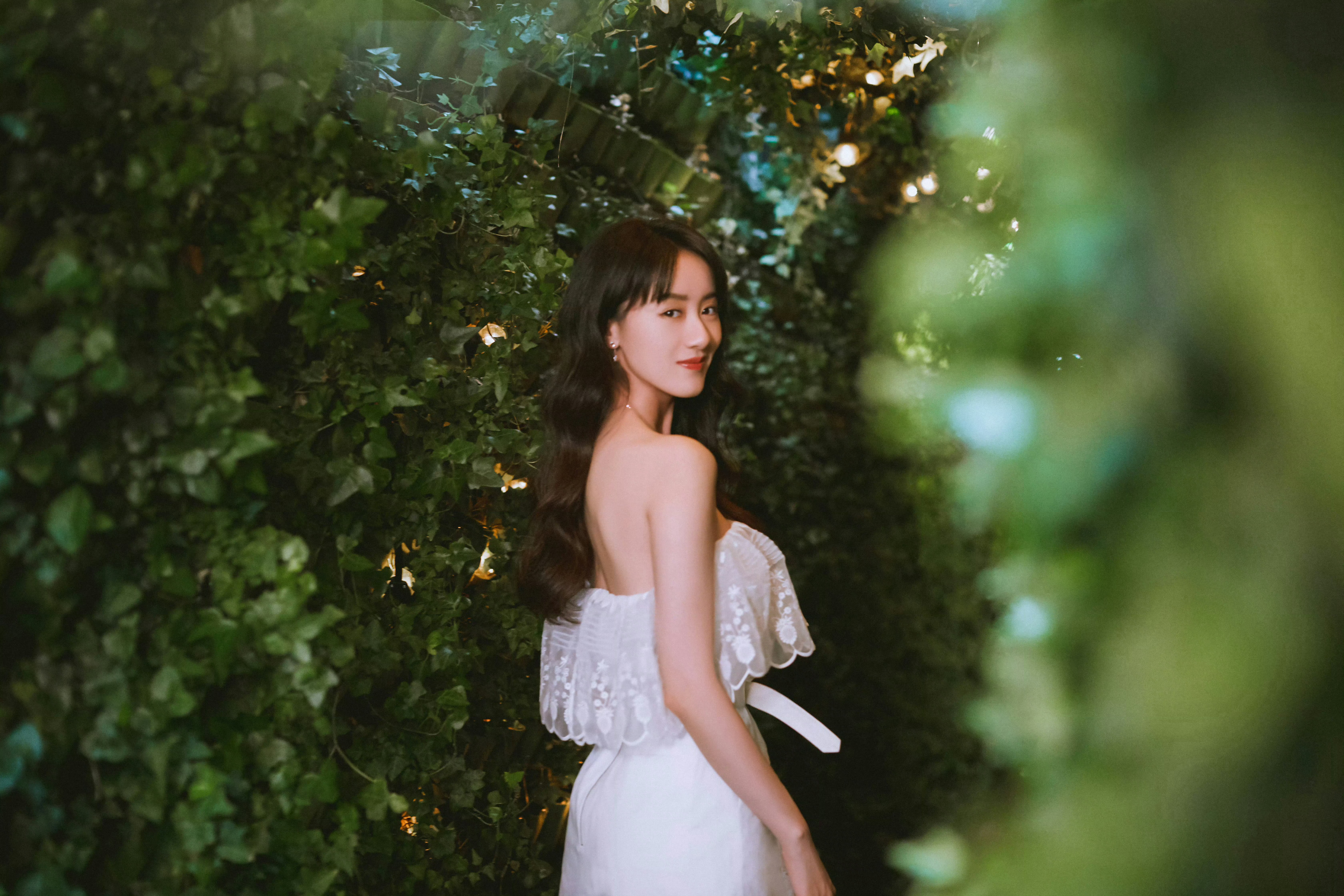 人间至甜袁冰妍 云朵里有星星，花朵里有阳光，所以人间才泛着光。