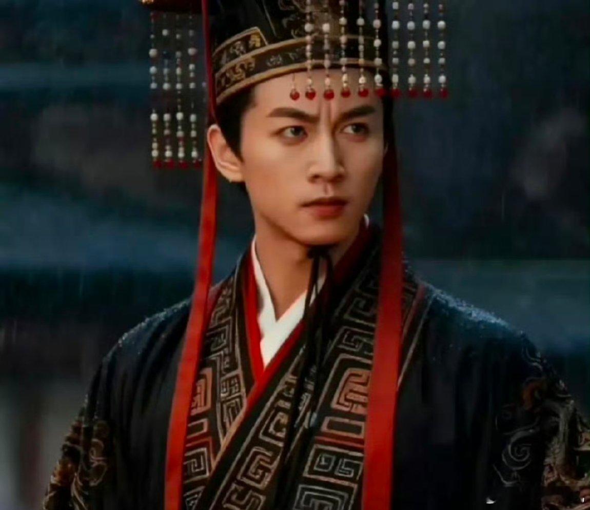 1、陈晓、孙千的《大生意人》才播三分之一，云合热度就反超冲到第二，这架势是要冲顶