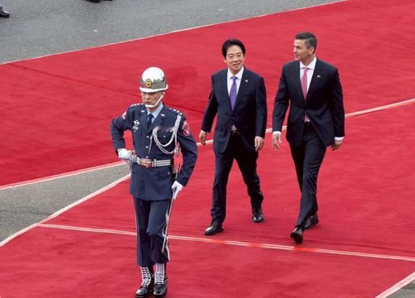 台独”分子赖清德发表声明

5 月 8 日，赖清德以军礼欢迎来访的巴拉圭总统培尼