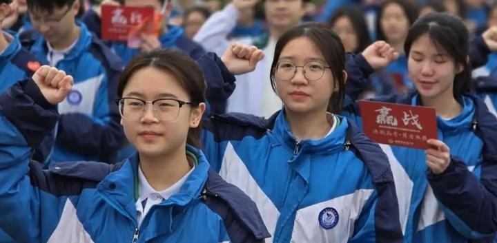 2026年6月底，国务院正式印发《教育发展"十五五"规划》，央视网紧随其后把文件